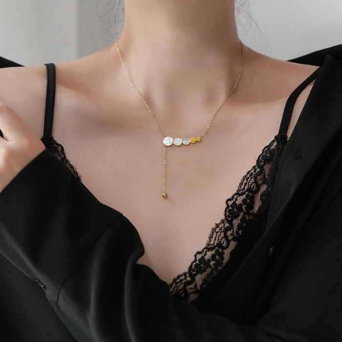 High sense white mother shell necklace