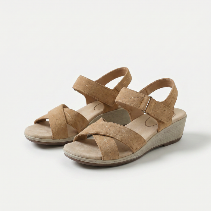Holly – Warme Eleganz in sanftem Taupe  - By Qivii
