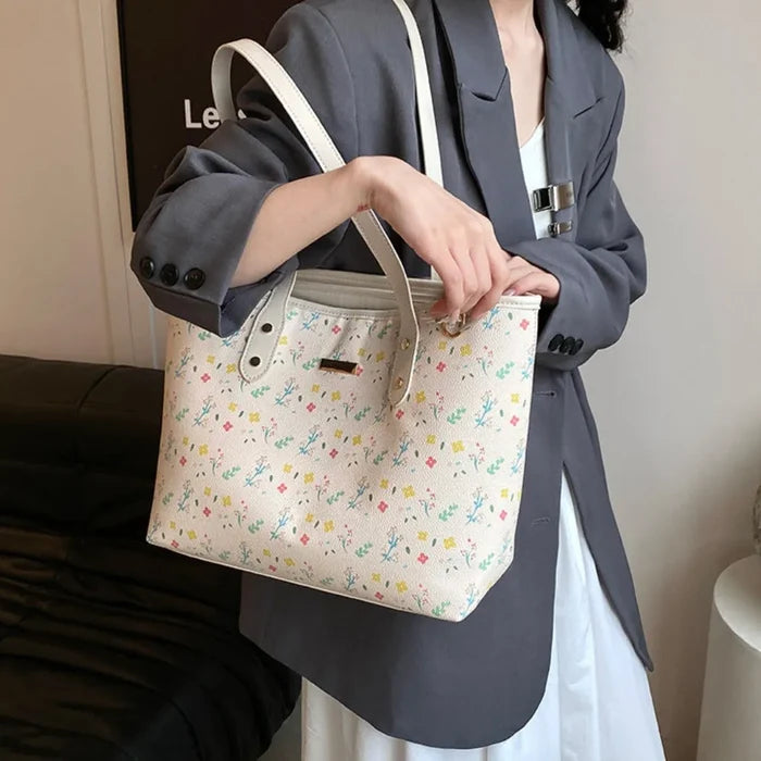 Leora | Tote Bag  - By Qivii
