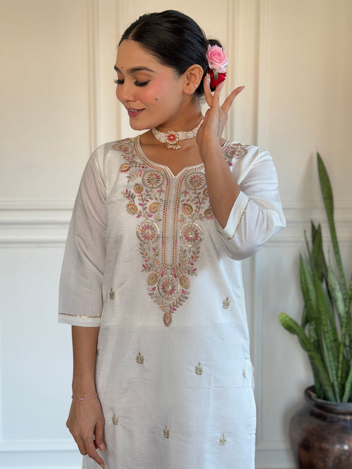 Stunning purple Chanderi dupatta adorned with delicate floral print work